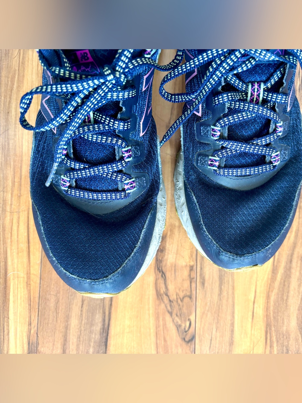 Pre-loved New Balance Navy Hiking Sneakers with Pink Accents size 9 - Picture 3 of 10